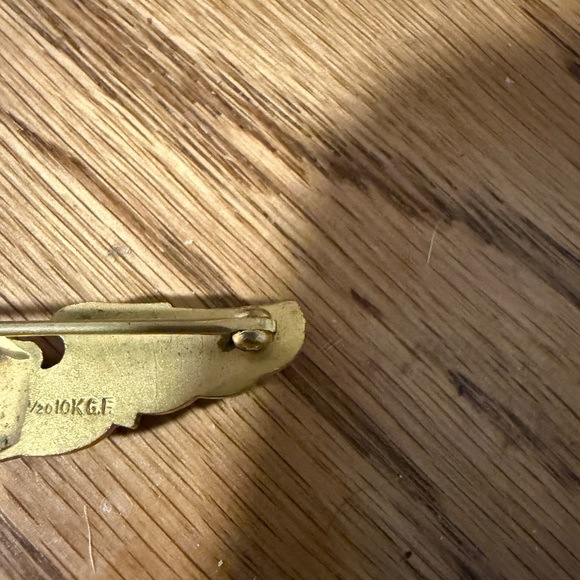 Vintage Gold Filled US Army Air Force Pilot Wings WWII Emblem Pin - Picture 5 of 6